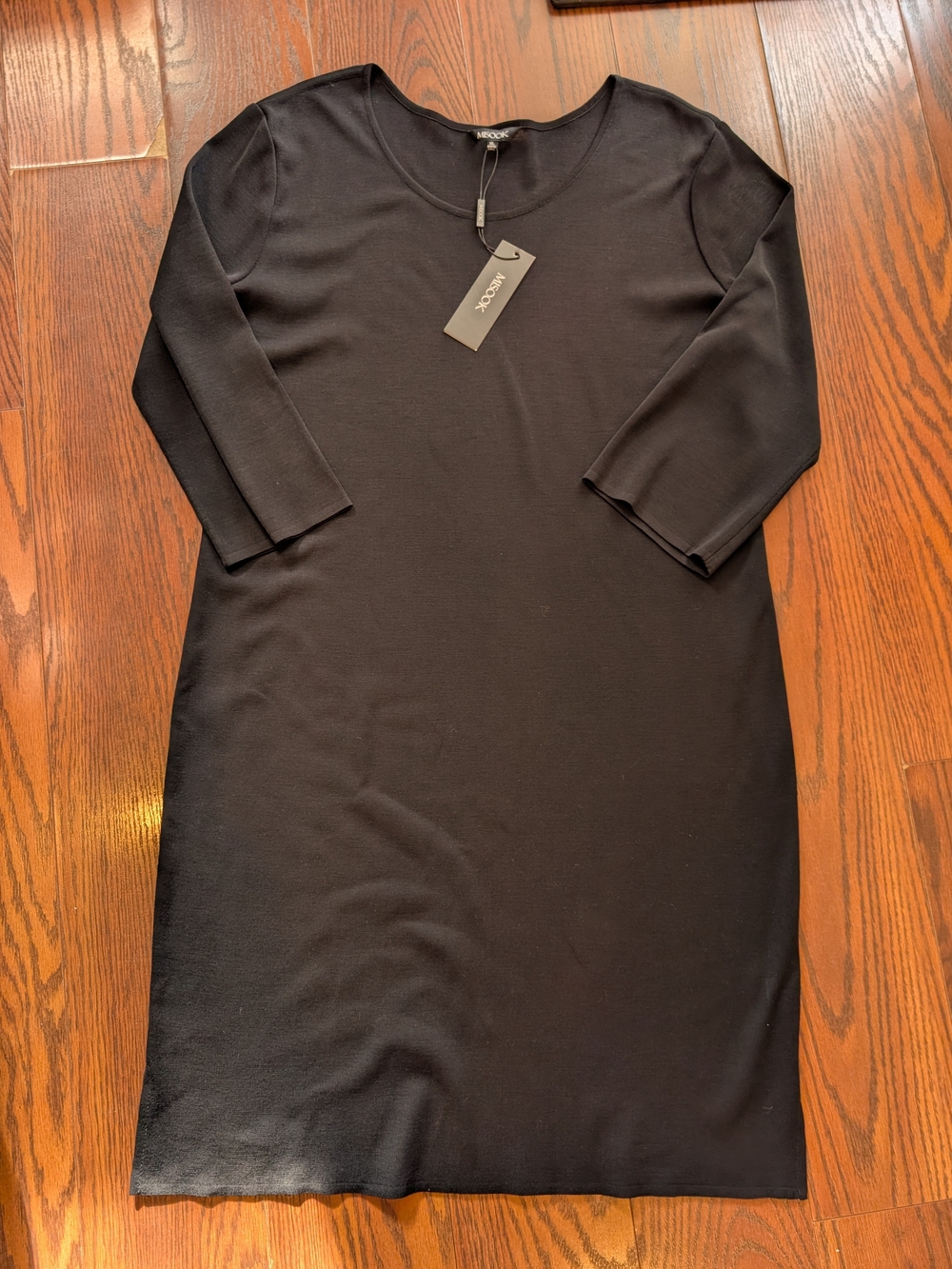 Misook Black Midi Shift Dress with Three-Quarter Sleeves